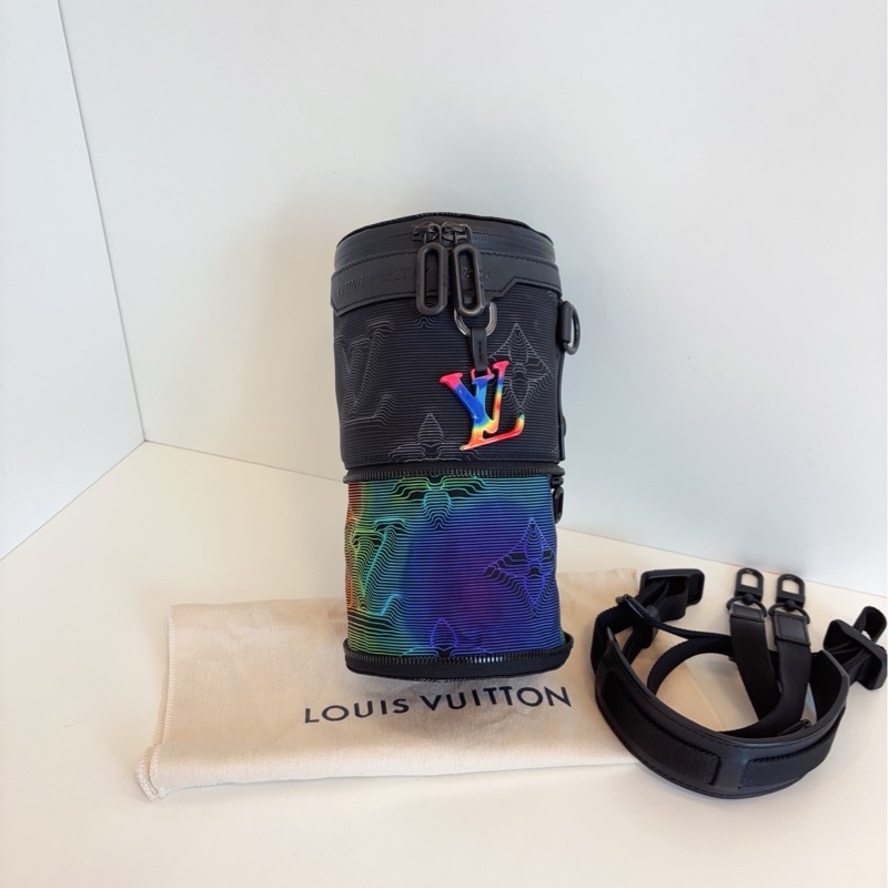 【98新🆕】 LV  2054 Expandable 炫彩水桶包 秀款圓筒包斜挎包-6