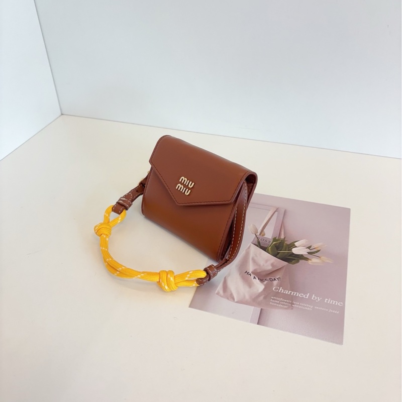 【閒置🆕】MiuMiu  金棕焦糖手提 編繩小卡包 信封零錢包-3