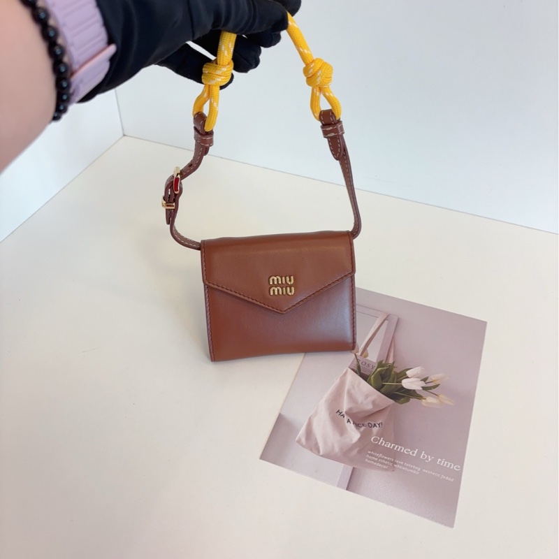 【閒置🆕】MiuMiu  金棕焦糖手提 編繩小卡包 信封零錢包-7
