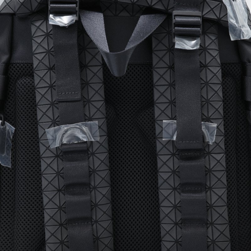 【CP 精選🌟小編推薦】ISSEY MIYAKE 三宅一生 BAOBAO 黑色 電腦包 雙肩包 （有放電腦加厚層 可以側邊開包）超新🌟-3