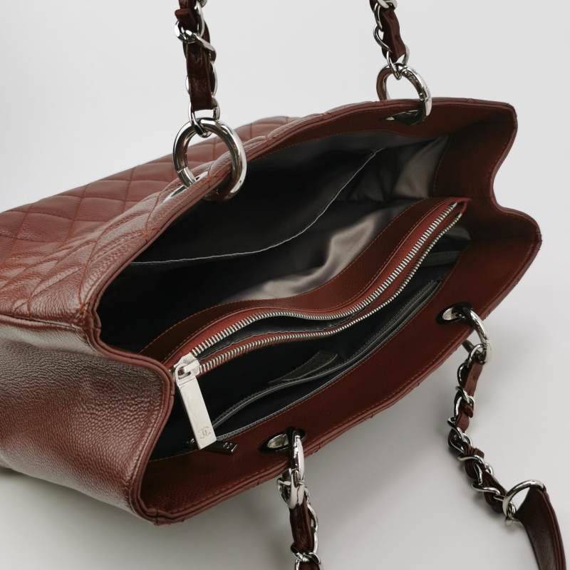 Chanel GST系列中號牛皮菱格絎縫雙C壓紋單肩包-6
