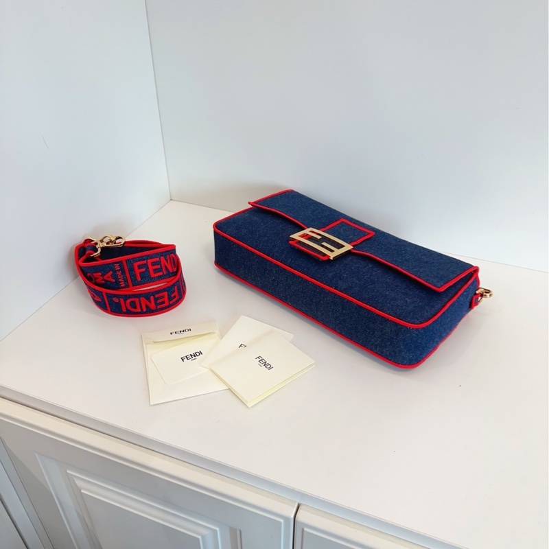 【99新🆕】Fendi Baguette丹寧法棍包 深色牛仔紅色滾邊 大號 單肩斜挎包-3