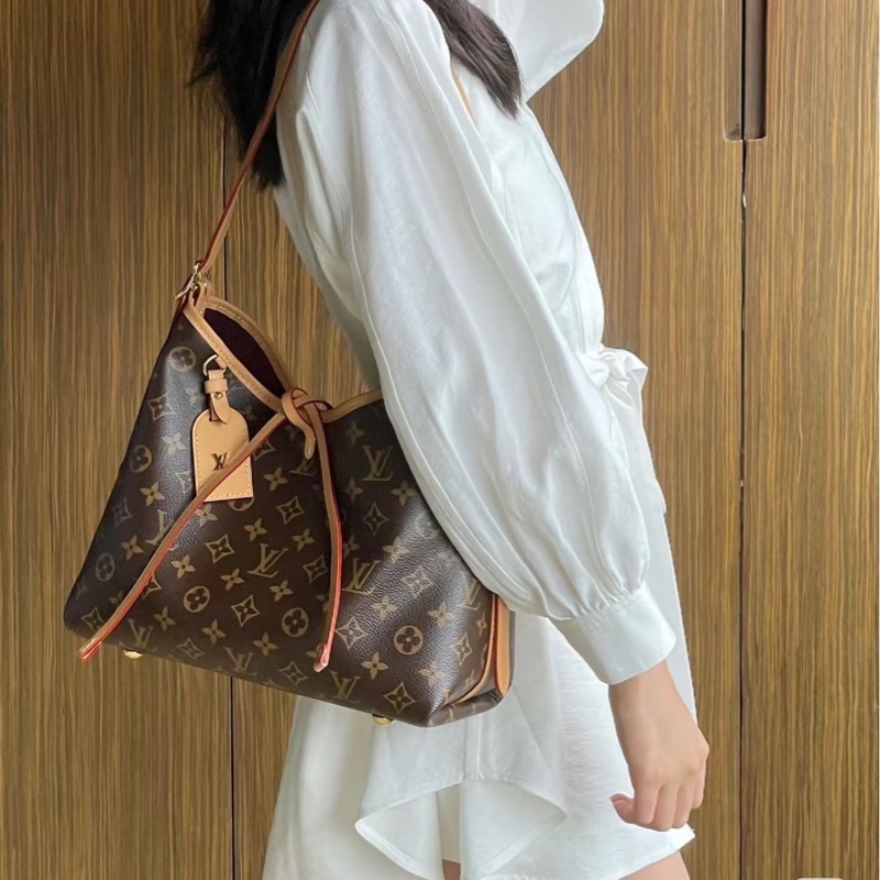 #近新全配🈶25年購證 #全網最低 Lv carryall pm老花斜挎包 芯片款-1