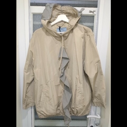 Prada 駝布拉鍊有帽尼龍外套