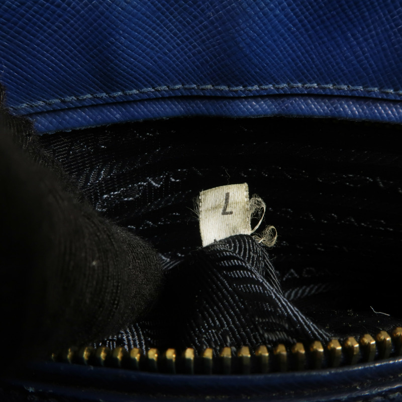 PRADA Saffiano皮革Galleria金扣手挽袋-6