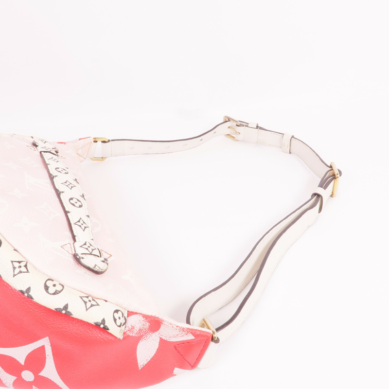 LOUIS VUITTON Monogram Giant Bumbag Body Bag金扣腰包-7