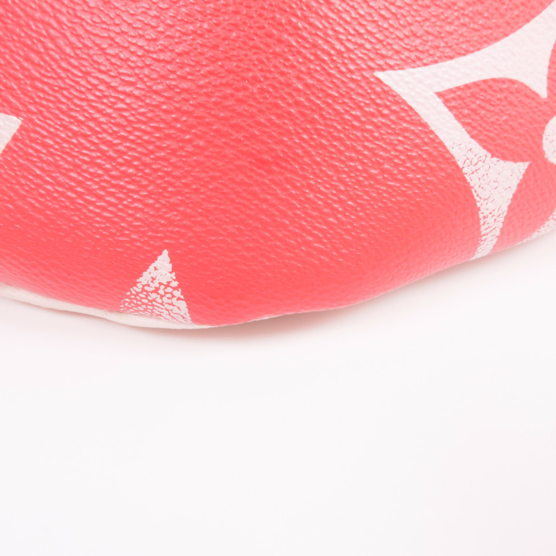 LOUIS VUITTON Monogram Giant Bumbag Body Bag金扣腰包-8