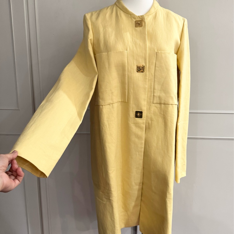 原近10萬全新閒置CHLOE芥末黃麻料金屬扣長外套F40/M-0