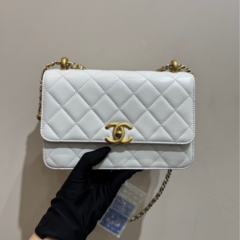 【全套帶票❤️】Chanel 雙金珠白色牛皮金扣可調節鏈條包斜挎包-2