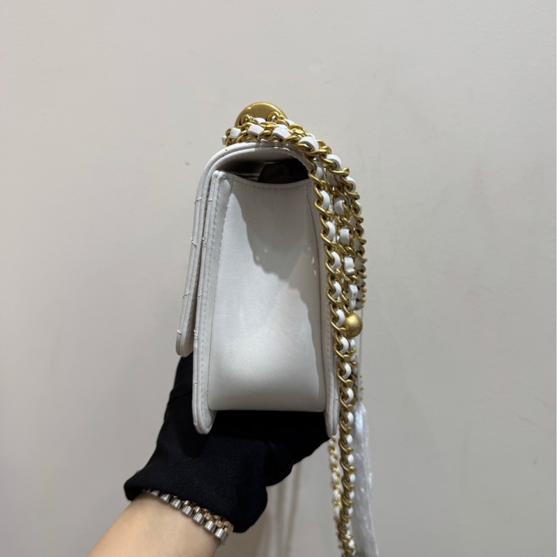 【全套帶票❤️】Chanel 雙金珠白色牛皮金扣可調節鏈條包斜挎包-4