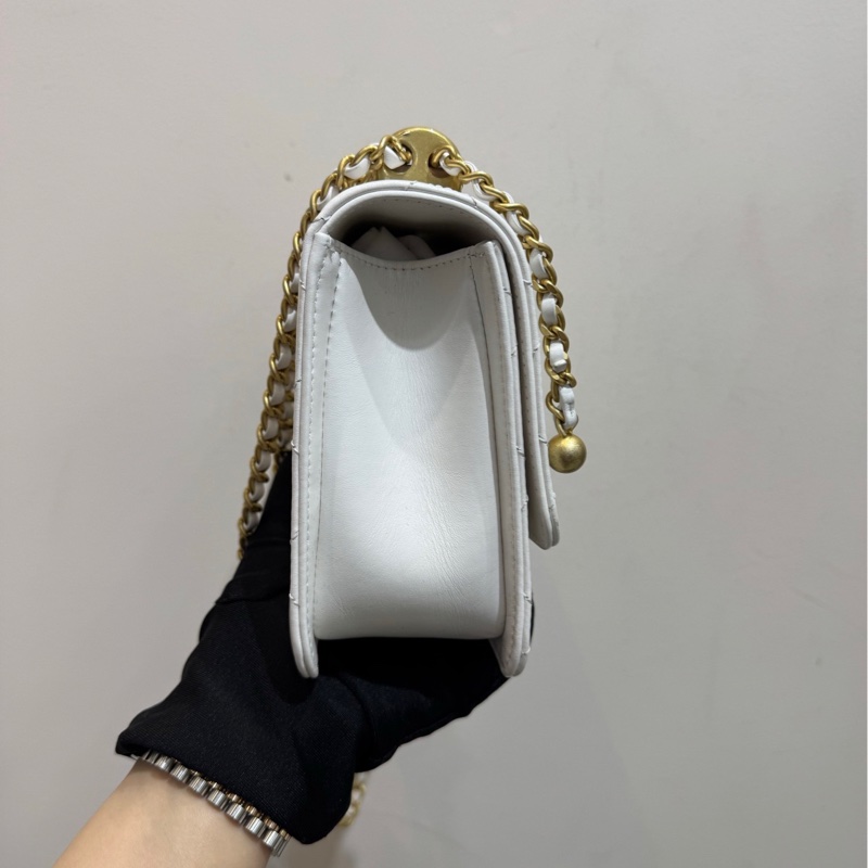 【全套帶票❤️】Chanel 雙金珠白色牛皮金扣可調節鏈條包斜挎包-5
