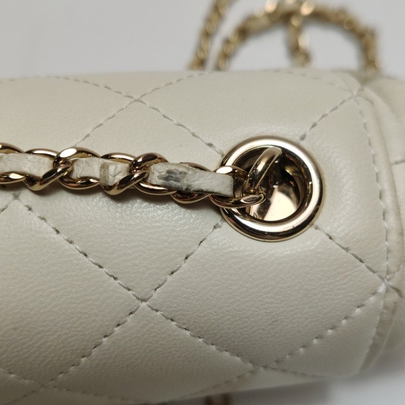 Chanel羊皮純色菱格絎縫雙Clogo斜挎包單肩包-10