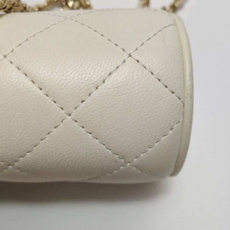 Chanel羊皮純色菱格絎縫雙Clogo斜挎包單肩包-13