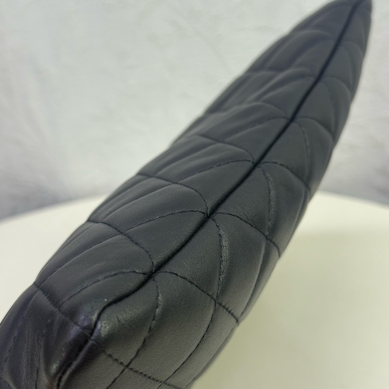 Chanel Charm  Clutch-9