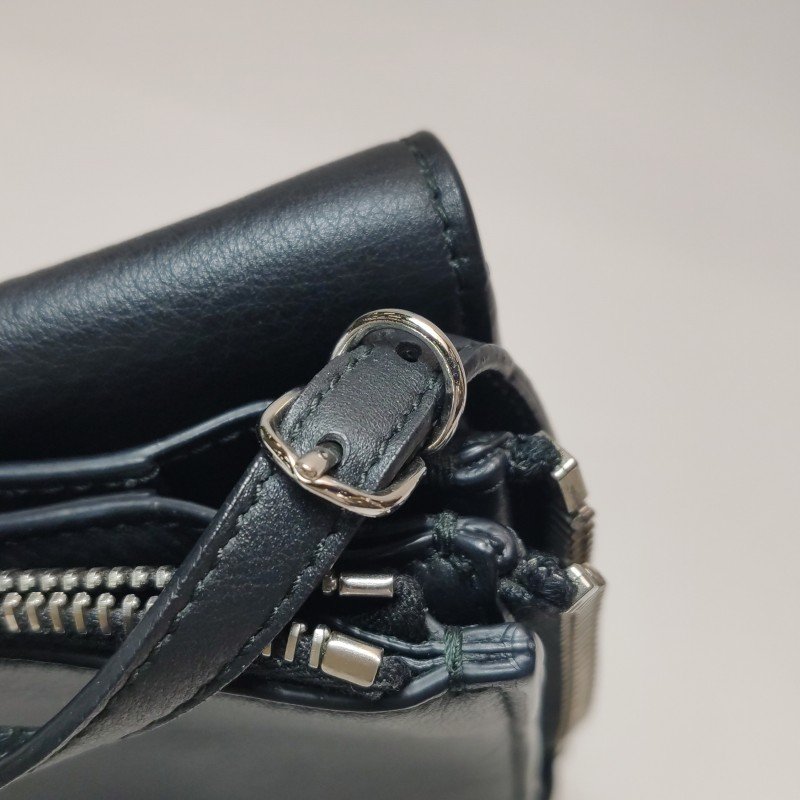 Balenciaga Papier牛皮純色鉚釘流蘇拉鏈隔層斜挎包單肩包-12