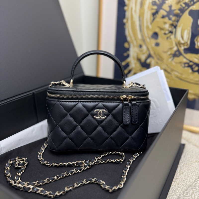 【99❤️全套有票】Chanel 24A黑金羊皮手柄長盒子包 化妝盒款手提斜挎包-0