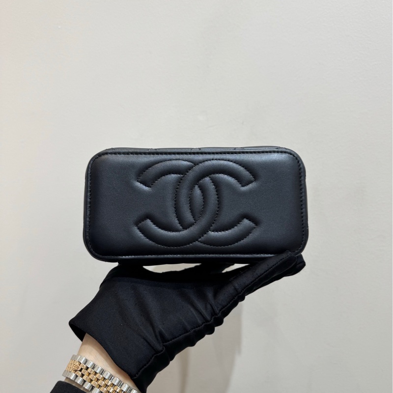 【99❤️全套有票】Chanel 24A黑金羊皮手柄長盒子包 化妝盒款手提斜挎包-5