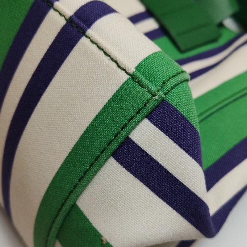 Miu Miu牛皮帆布撞色字母Logo斜挎包單肩包-21