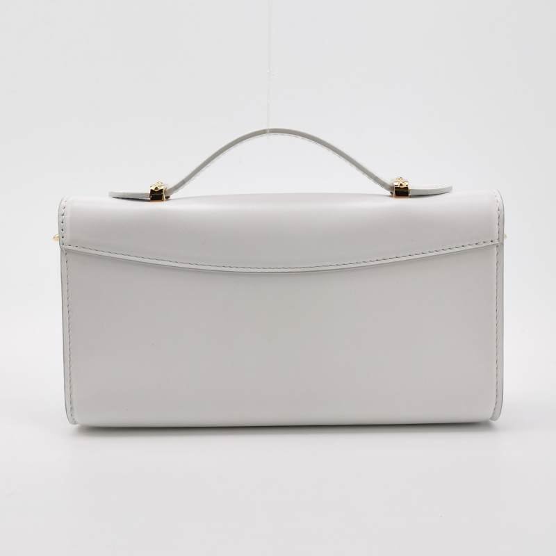 Louis Vuitton(LV)Capucines牛皮純色金屬LV搭扣斜挎包單肩包芯片款-4