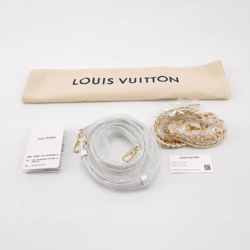 Louis Vuitton(LV)Capucines牛皮純色金屬LV搭扣斜挎包單肩包芯片款-8