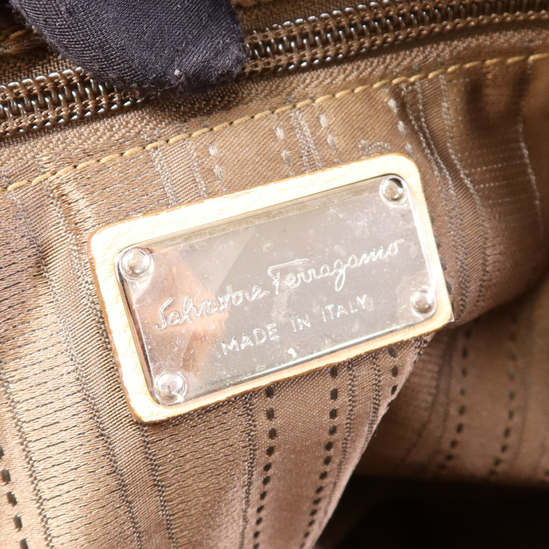 Salvatore Ferragamo 牛皮皮革Hand Bag銀扣手挽袋-6