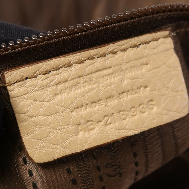 Salvatore Ferragamo 牛皮皮革Hand Bag銀扣手挽袋-8