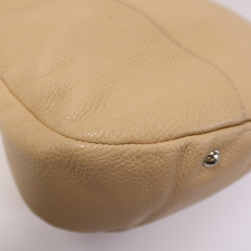 Salvatore Ferragamo 牛皮皮革Hand Bag銀扣手挽袋-13