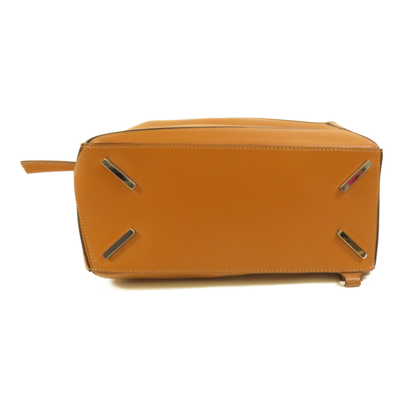 LOEWE 牛皮皮革Puzzle Medium銀扣手挽肩背兩用袋-3