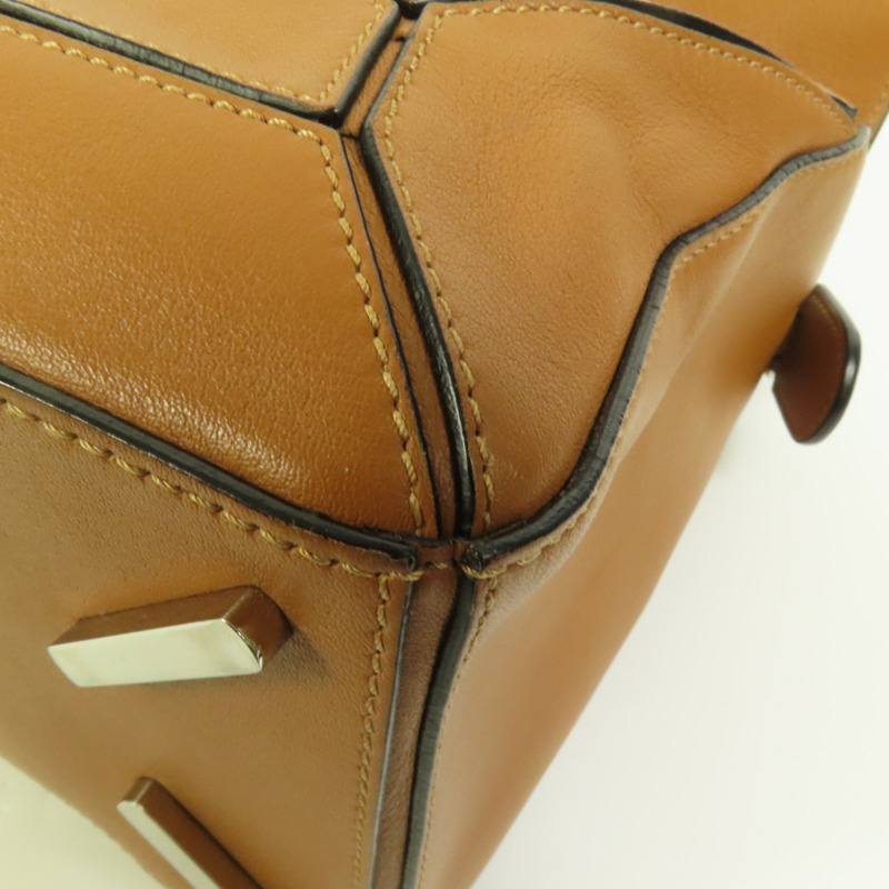 LOEWE 牛皮皮革Puzzle Medium銀扣手挽肩背兩用袋-12