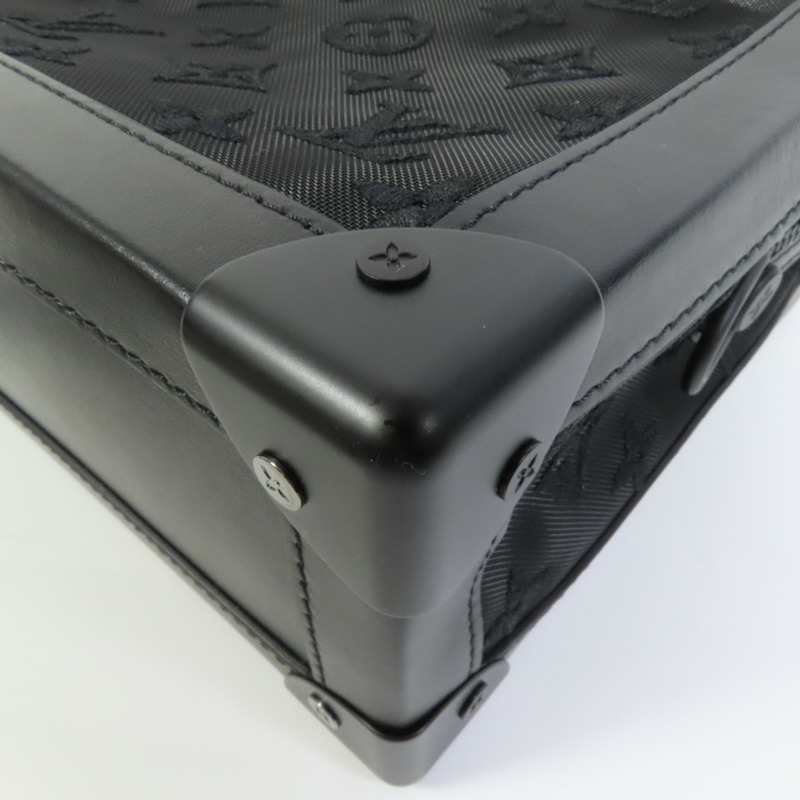 LOUIS VUITTON Monogram Mesh Soft Trunk肩背袋-11