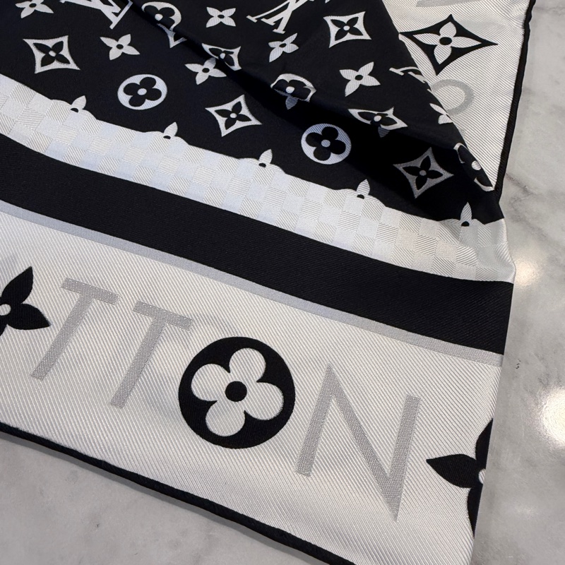 LV 黑白Logo絲質Infinity方巾 M79893-1