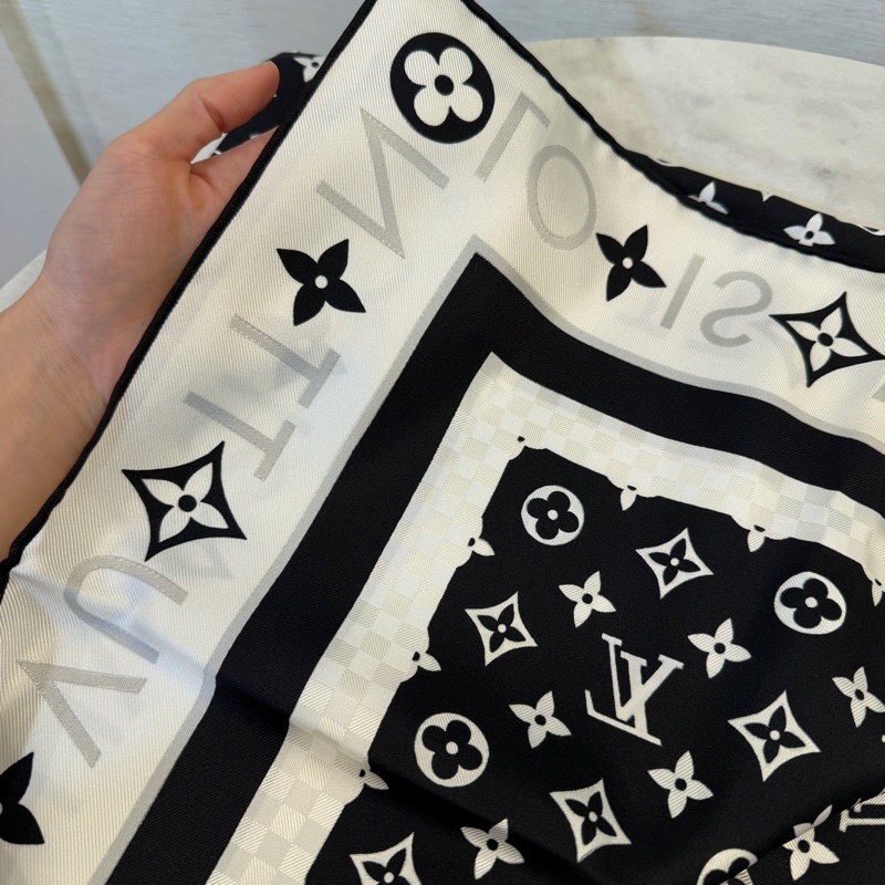 LV 黑白Logo絲質Infinity方巾 M79893-4