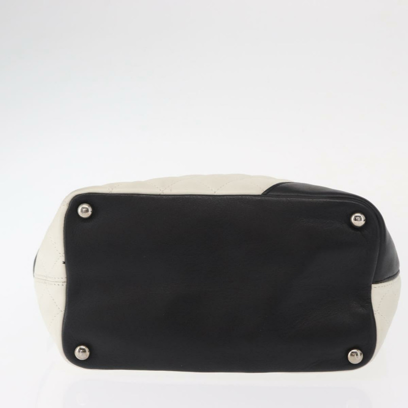 【日本直送】香奈兒 (CHANEL) 絎縫中型 Cambon 系列手提包，小牛皮材質，白色/黑色，CC 標誌，正品編號 156639V-6