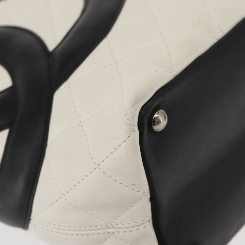 【日本直送】香奈兒 (CHANEL) 絎縫中型 Cambon 系列手提包，小牛皮材質，白色/黑色，CC 標誌，正品編號 156639V-16