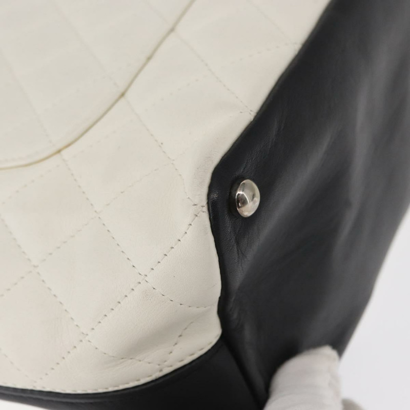 【日本直送】香奈兒 (CHANEL) 絎縫中型 Cambon 系列手提包，小牛皮材質，白色/黑色，CC 標誌，正品編號 156639V-18