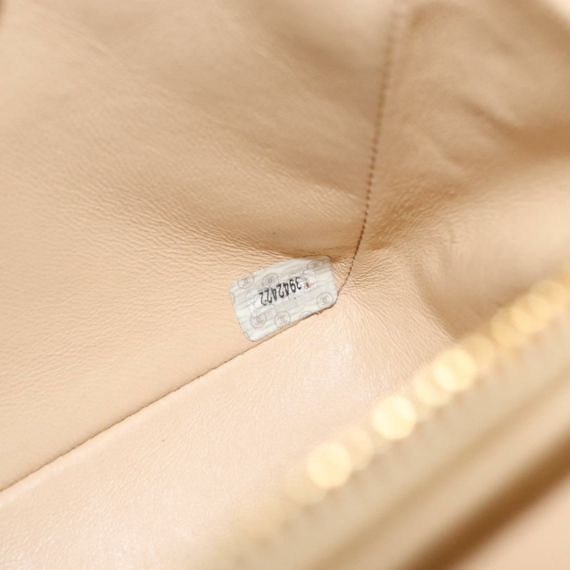 【日本直送】香奈兒 (CHANEL) 絎縫羊皮肩包 米色 金色 CC 標誌 Auth 146557V-9