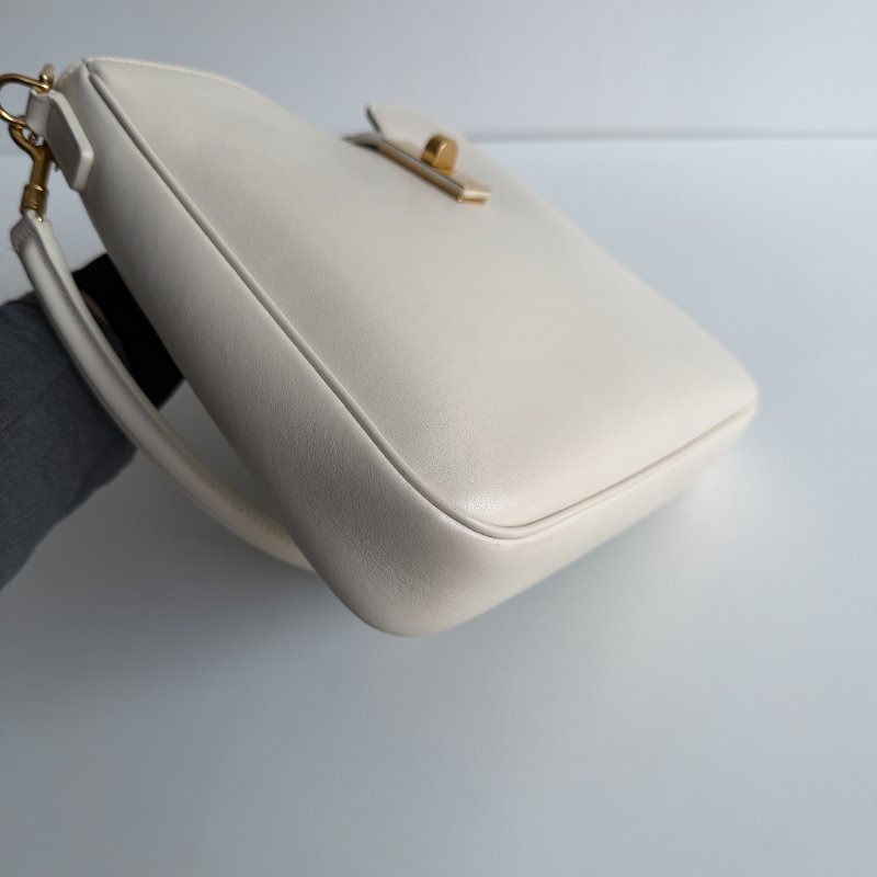 98新🫰🏻 Celine 瑟琳 Camille 16 Soft Bag腋下包 白色金釦-7