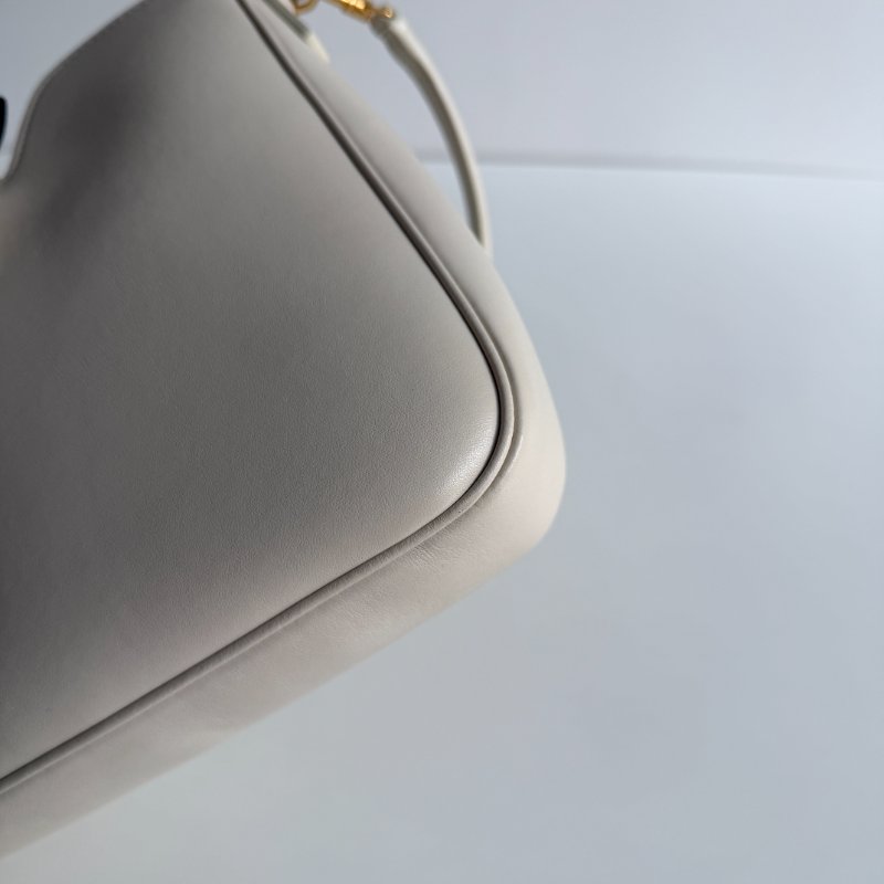 98新🫰🏻 Celine 瑟琳 Camille 16 Soft Bag腋下包 白色金釦-13