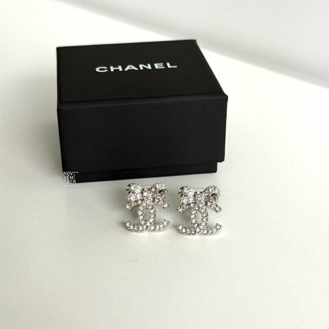 全新🖤 Chanel 香奈兒 蝴蝶結雙Ｃ滿鑽耳環🎀