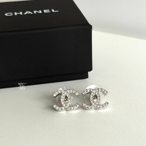全新🖤 Chanel 香奈兒 經典雙Ｃ滿鑽銀色耳環