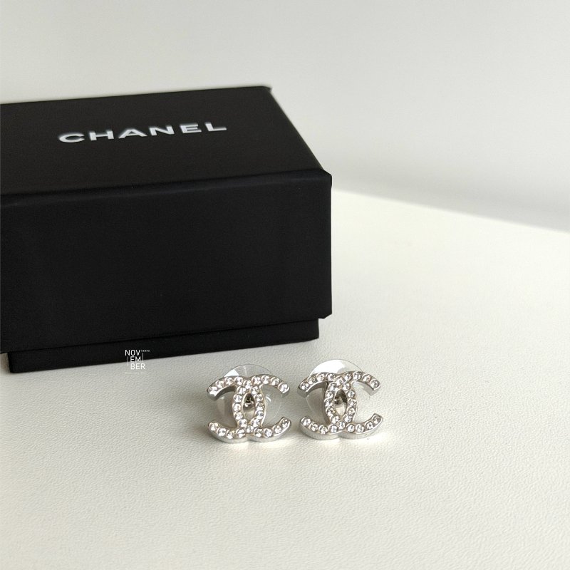 全新🖤 Chanel 香奈兒 經典雙Ｃ滿鑽銀色耳環-4