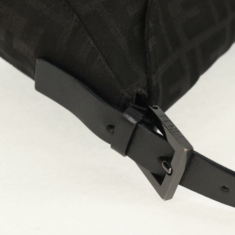 【日本直送】FENDI Zucca帆布Mamma Baguette單肩包 黑色銀色 正品 yk19531V-7