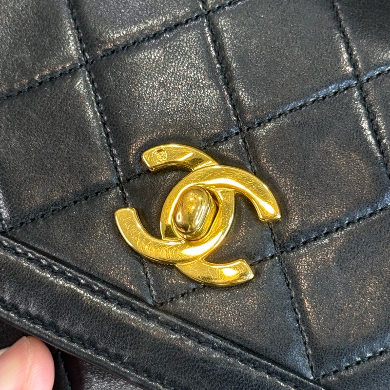 上架中🔑Chanel 古董黑金羊小黛妃coco金釦鍊包(子母包)-1