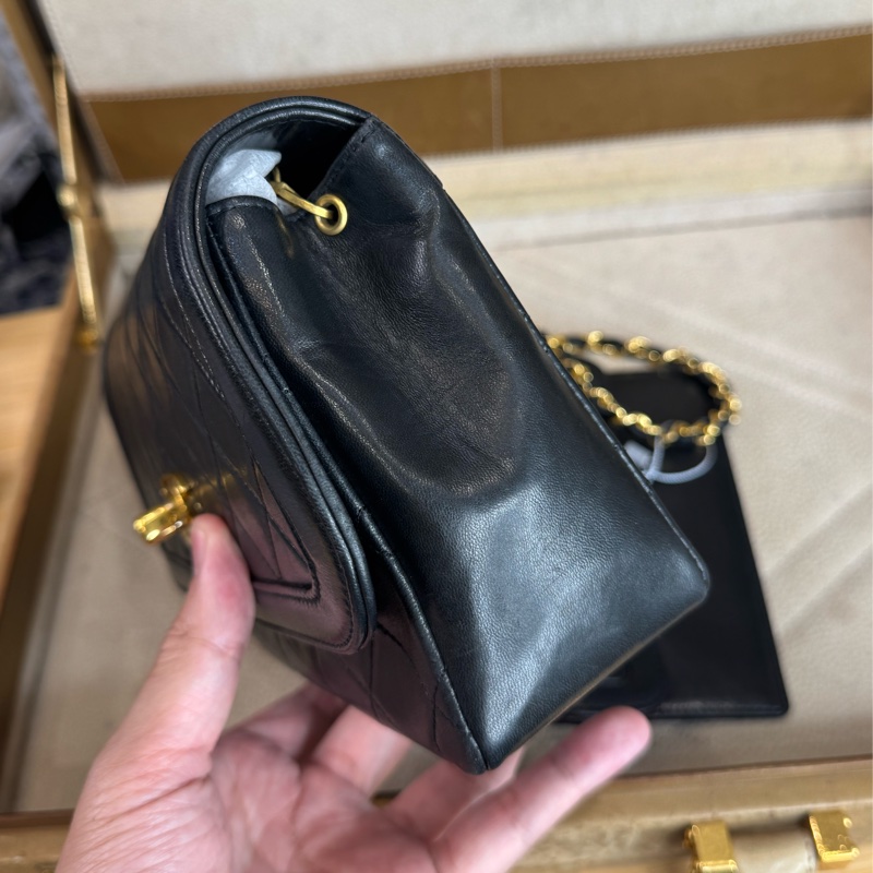 上架中🔑Chanel 古董黑金羊小黛妃coco金釦鍊包(子母包)-10
