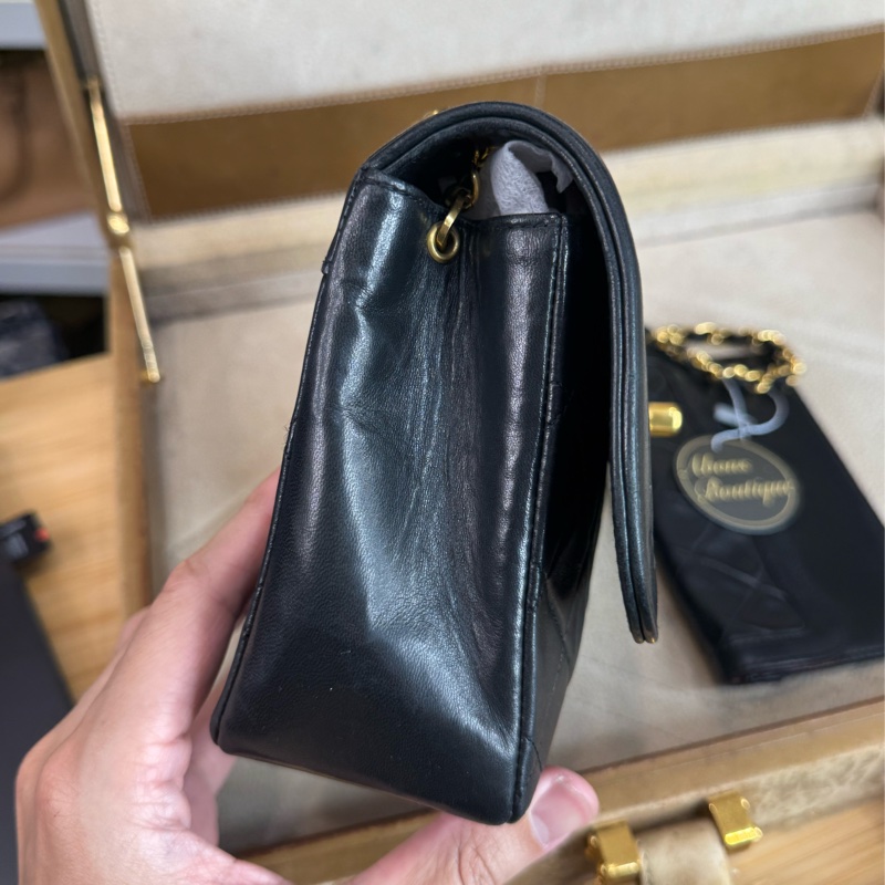 上架中🔑Chanel 古董黑金羊小黛妃coco金釦鍊包(子母包)-11