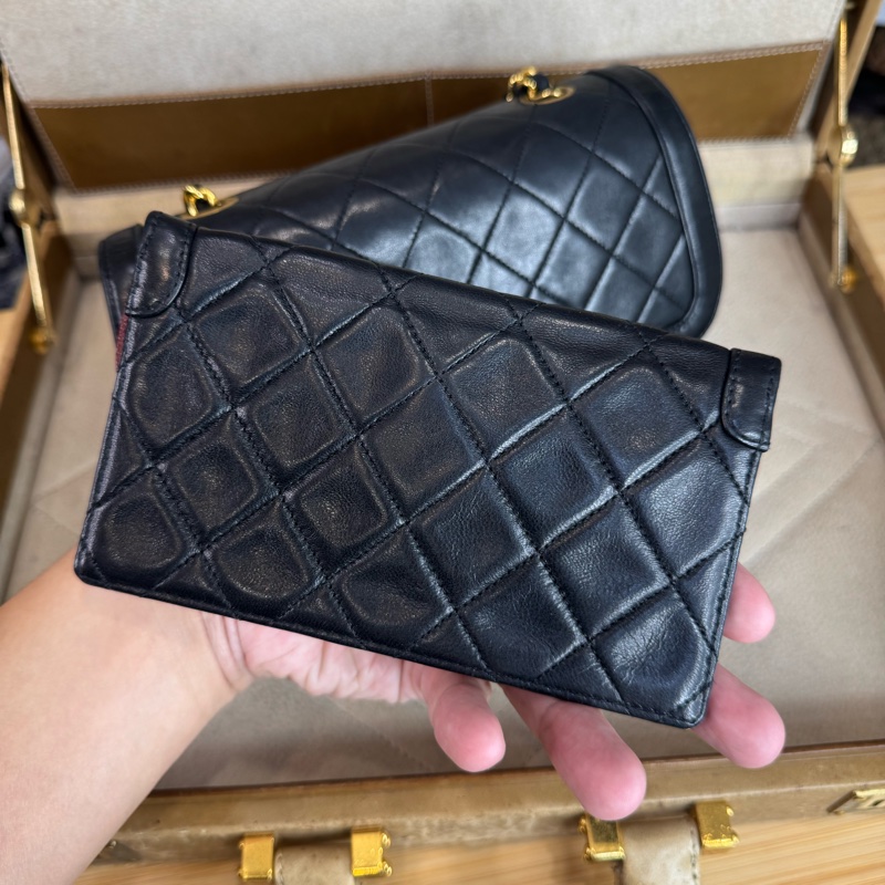 上架中🔑Chanel 古董黑金羊小黛妃coco金釦鍊包(子母包)-21