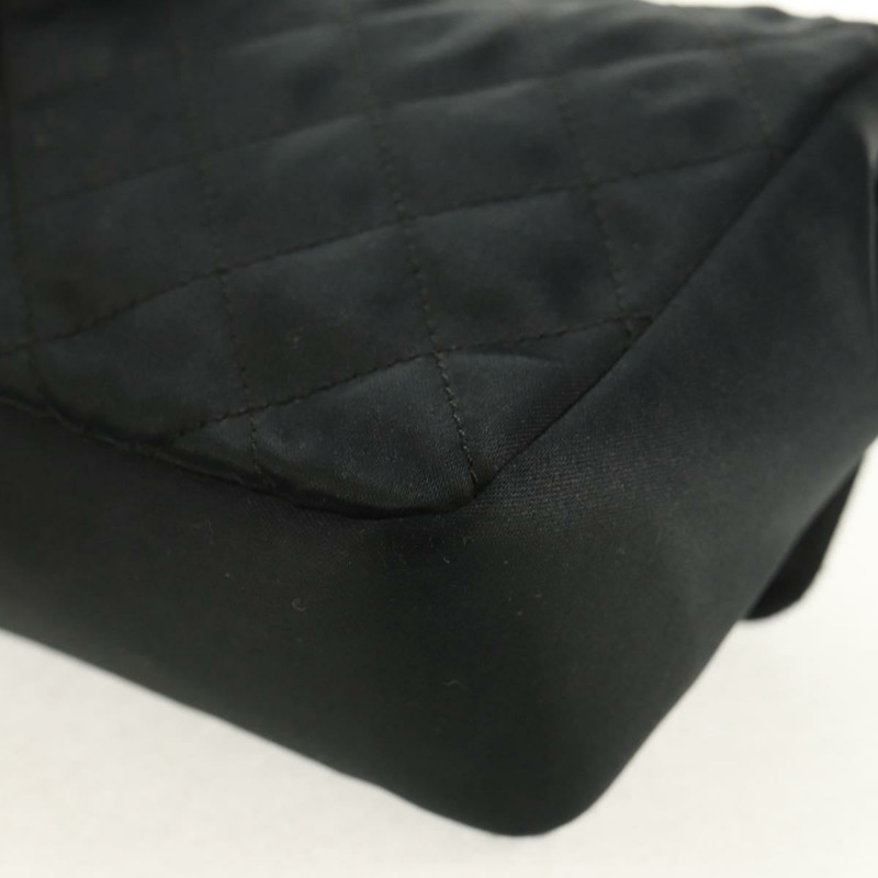 【日本直送】香奈兒 (CHANEL) 菱格紋鏈條肩背包，緞面黑色，金色雙C標誌，貨號 142989V-17