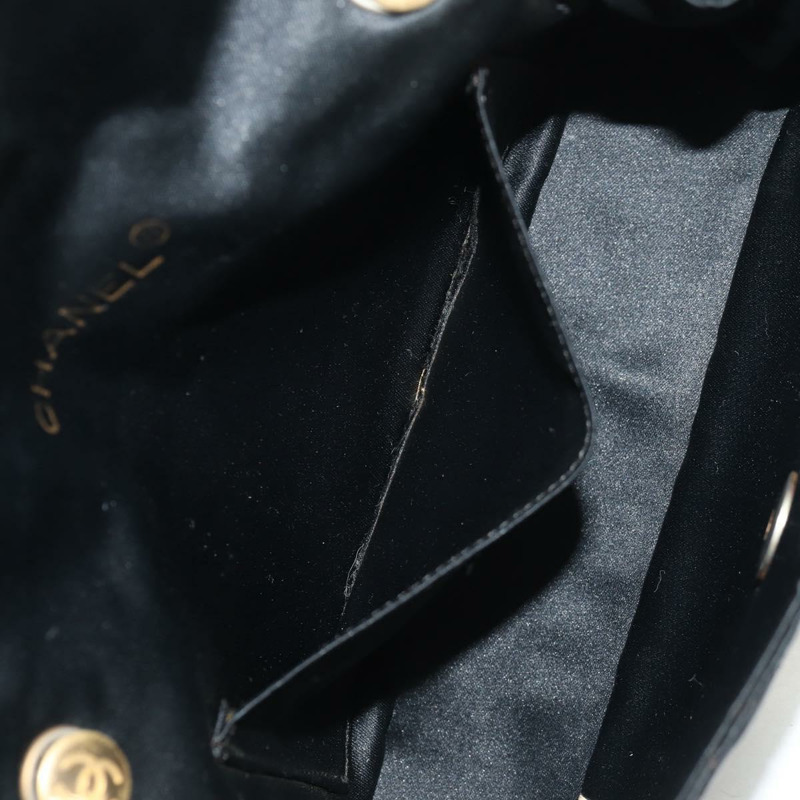 【日本直送】香奈兒 (CHANEL) 菱格紋鏈條肩背包，緞面黑色，金色雙C標誌，貨號 142989V-25