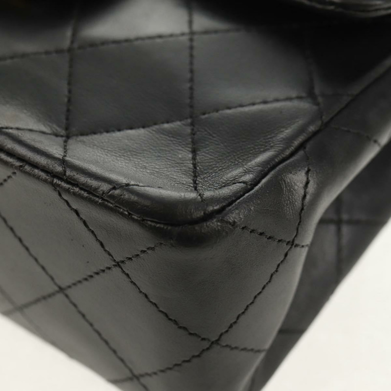 【日本直送】香奈兒 (CHANEL) 絎縫鏈條肩背包，羊皮材質，黑色，金色雙C標誌，貨號 142988V-15