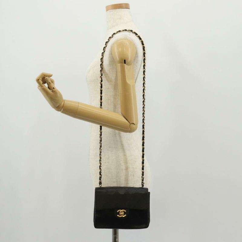 【日本直送】香奈兒 (CHANEL) 絎縫鏈條肩背包，羊皮材質，黑色，金色雙C標誌，貨號 142988V-28